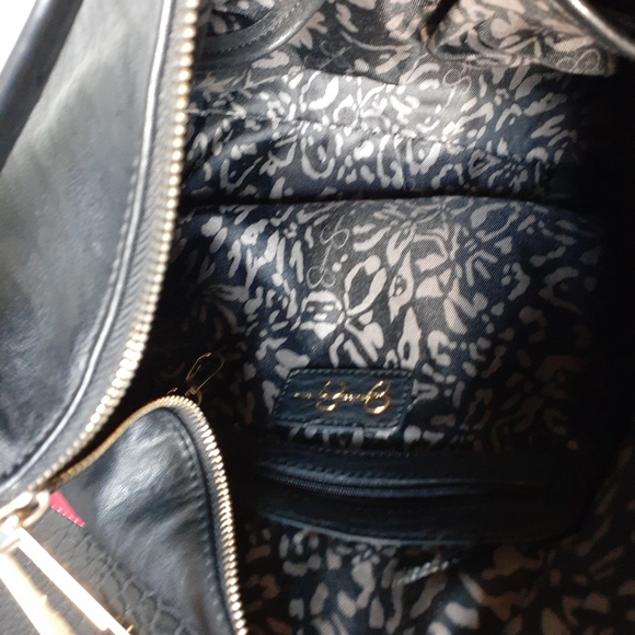 Purses - Picture 4 of 6